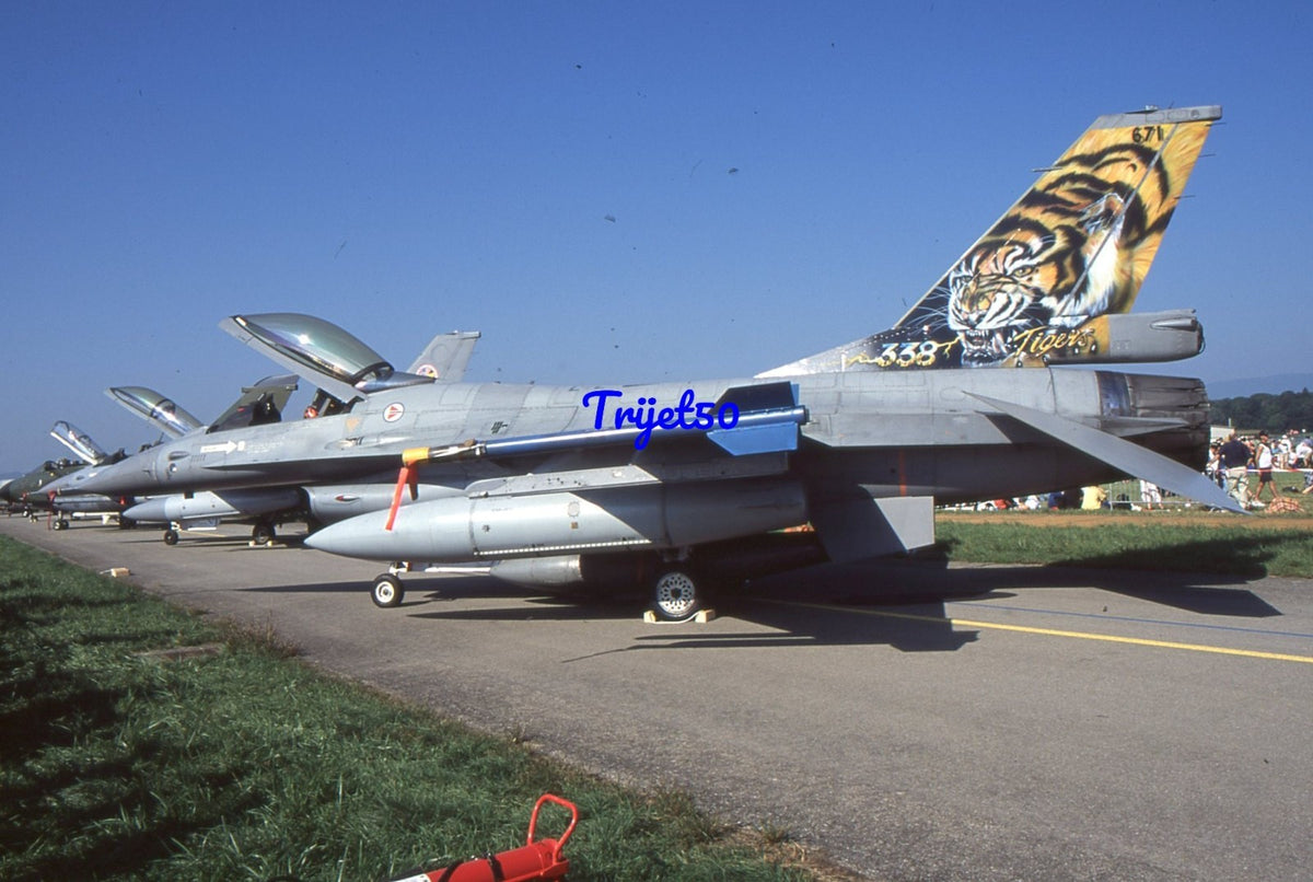 35mm Military Aircraft Slide F-16 671 Norwegian Air Force Payerne 2004
