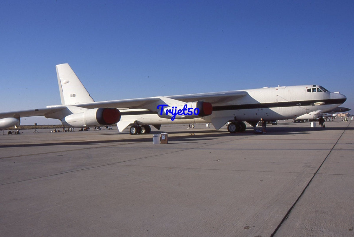 35mm Aircraft Slide Boeing B-52 61-025 Edwards 2005