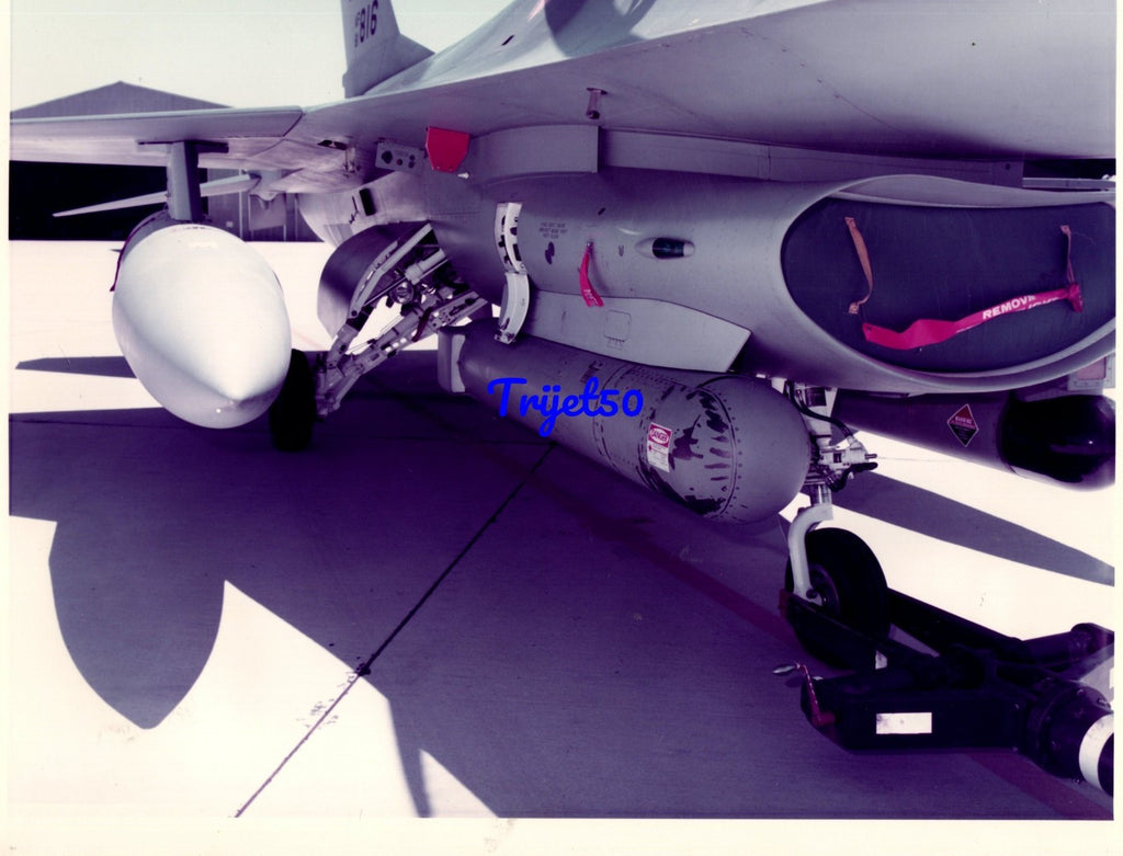 11X8 Colour Photo LANTIRN Pods mounted on a USAF F-16 Falcon 1987