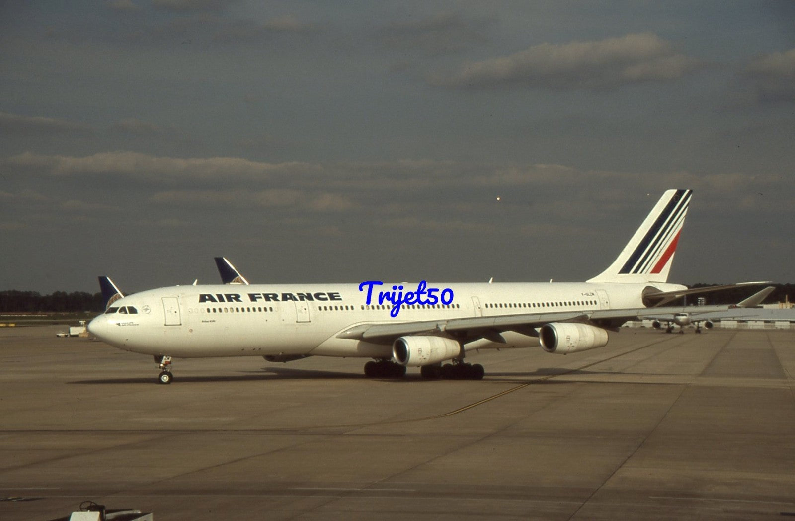 35mm Civil Aircraft Slide Airbus A340 F-GLZM Air France Houston 2001