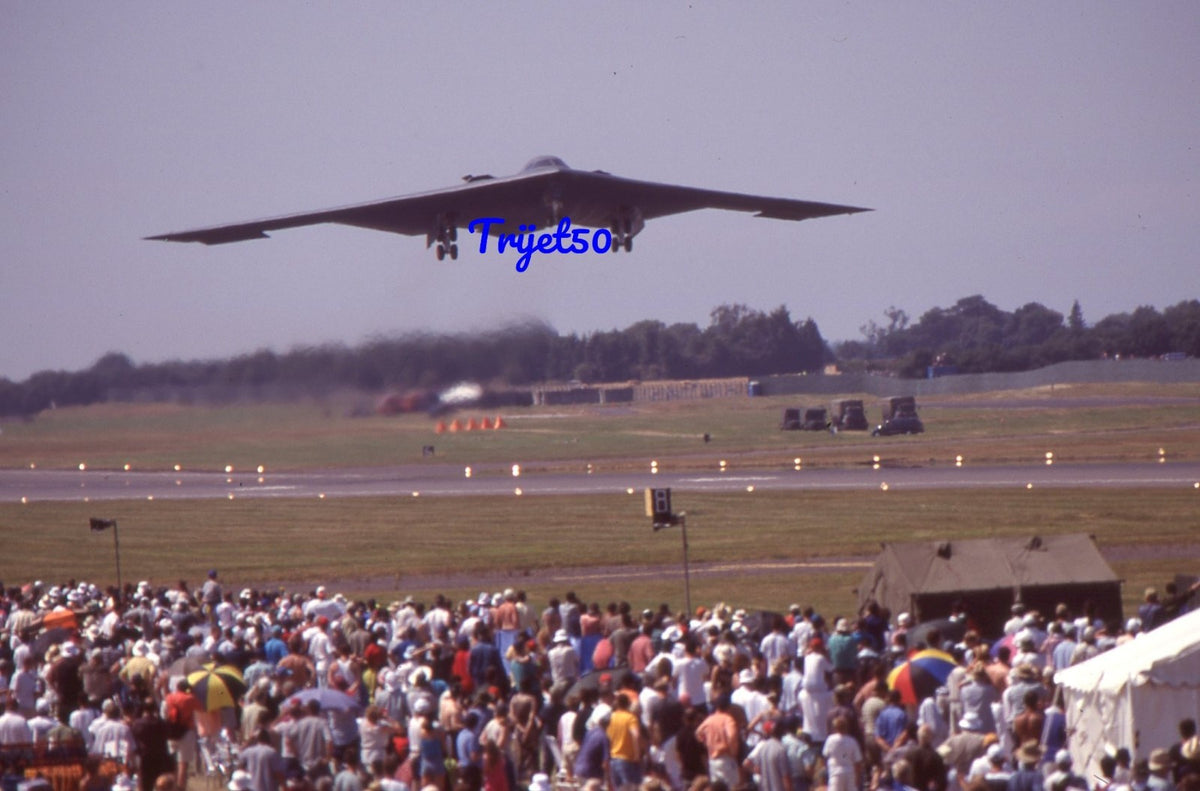35mm Military Aircraft Slide B-2A Spirit 821069 USAF RIAT Fairford 1999