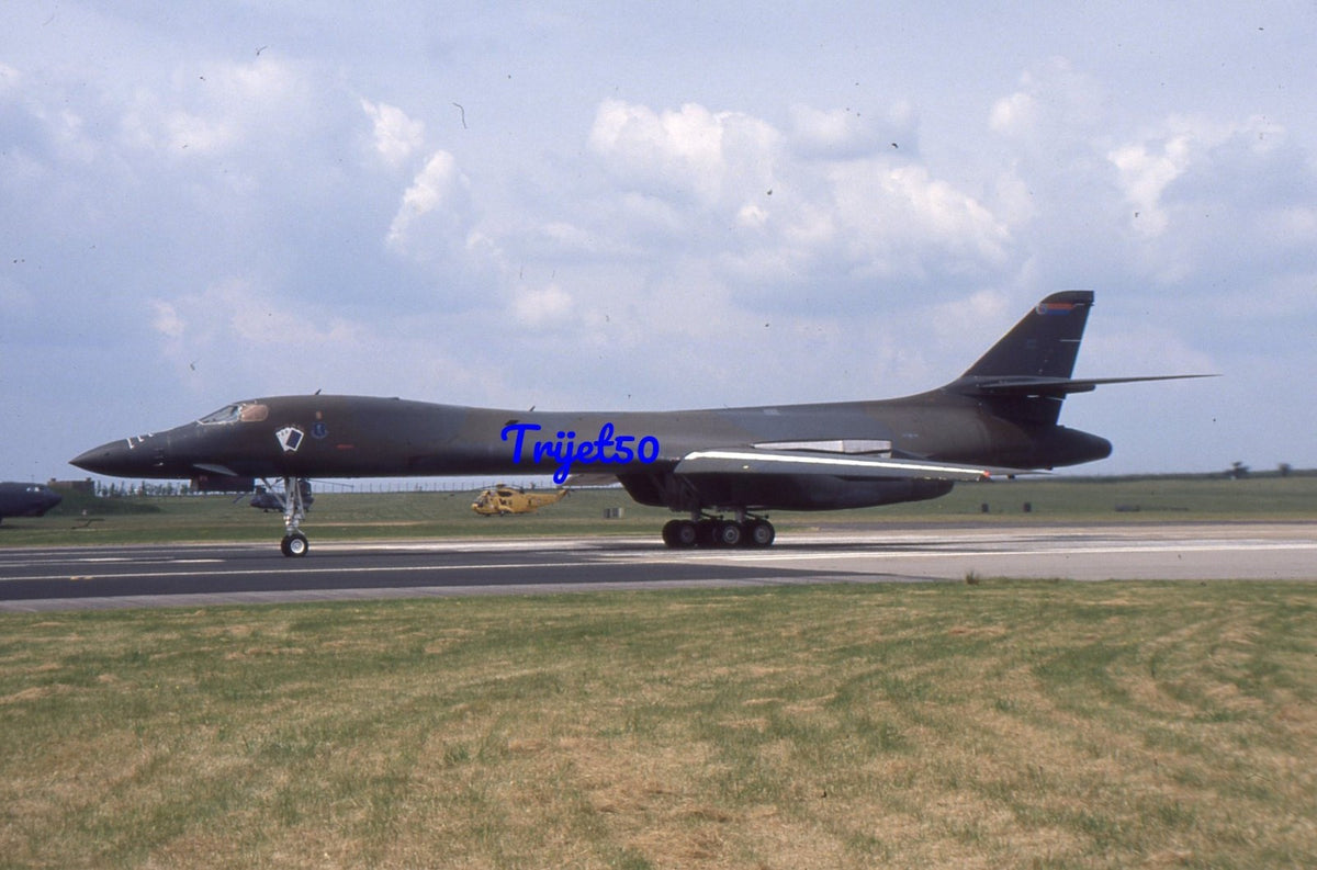 35mm Military Aircraft Slide B-1B Lancer 60111 USAF RAF Boscombe Down 1990