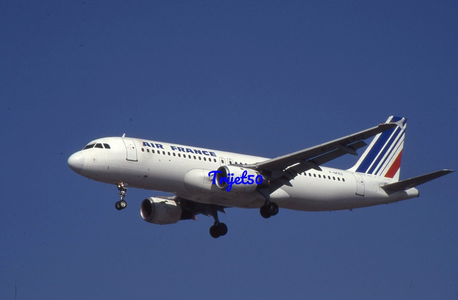 35mm Civil AIrcraft Slide Airbus A320 F-GFKU Air France Heathrow 1997