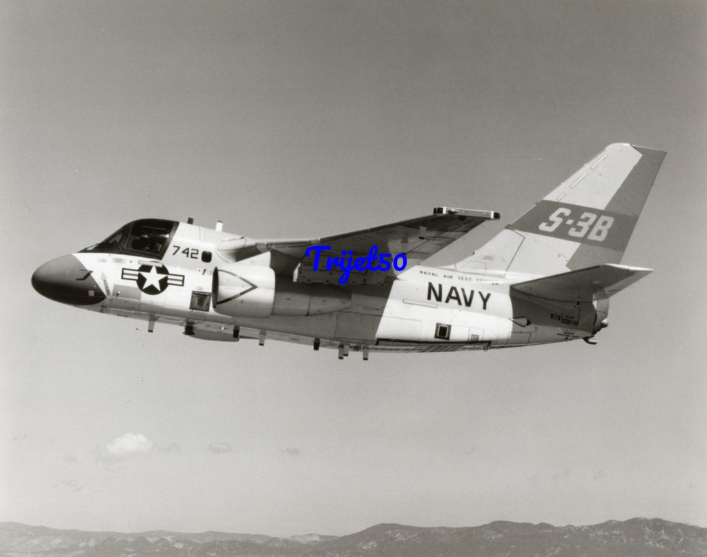 10x8 B&W Photo Lockheed S-3B Viking undergoing Flight Testing